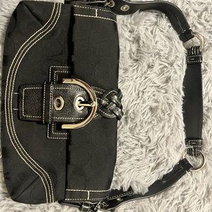 Black Coach Purse. Lightly worn. Cross posted. Smoke Free home.